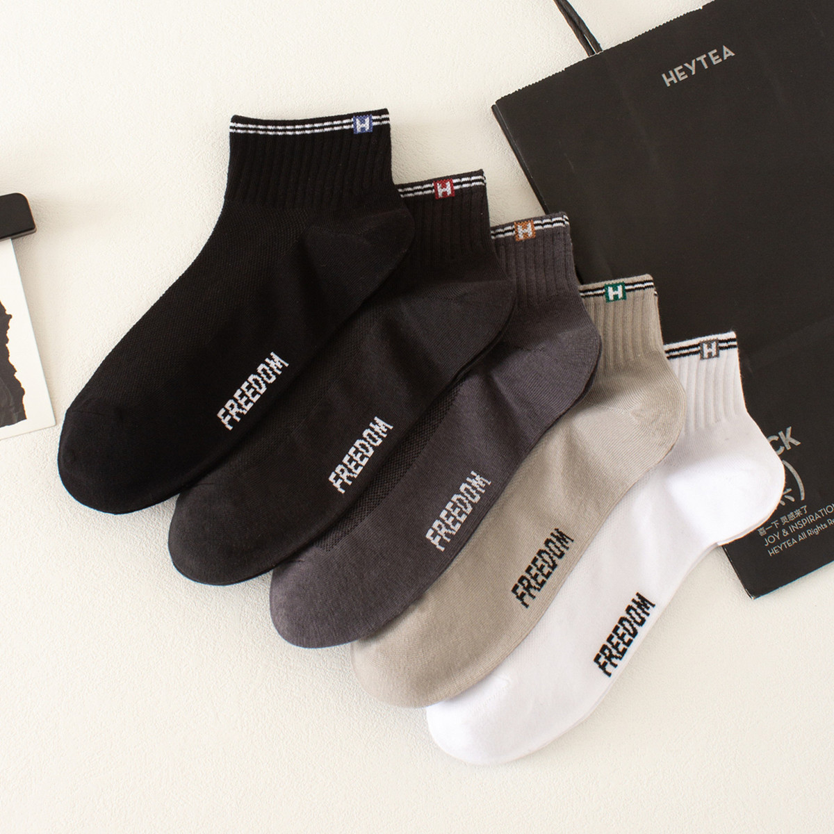 Calcetines de todo fósforo, absorbentes de sudor, transpirables, calcetines de algodón simples para hombres, calcetines deportivos para hombres, calcetines de red en blanco y negro de color sólido deportivo