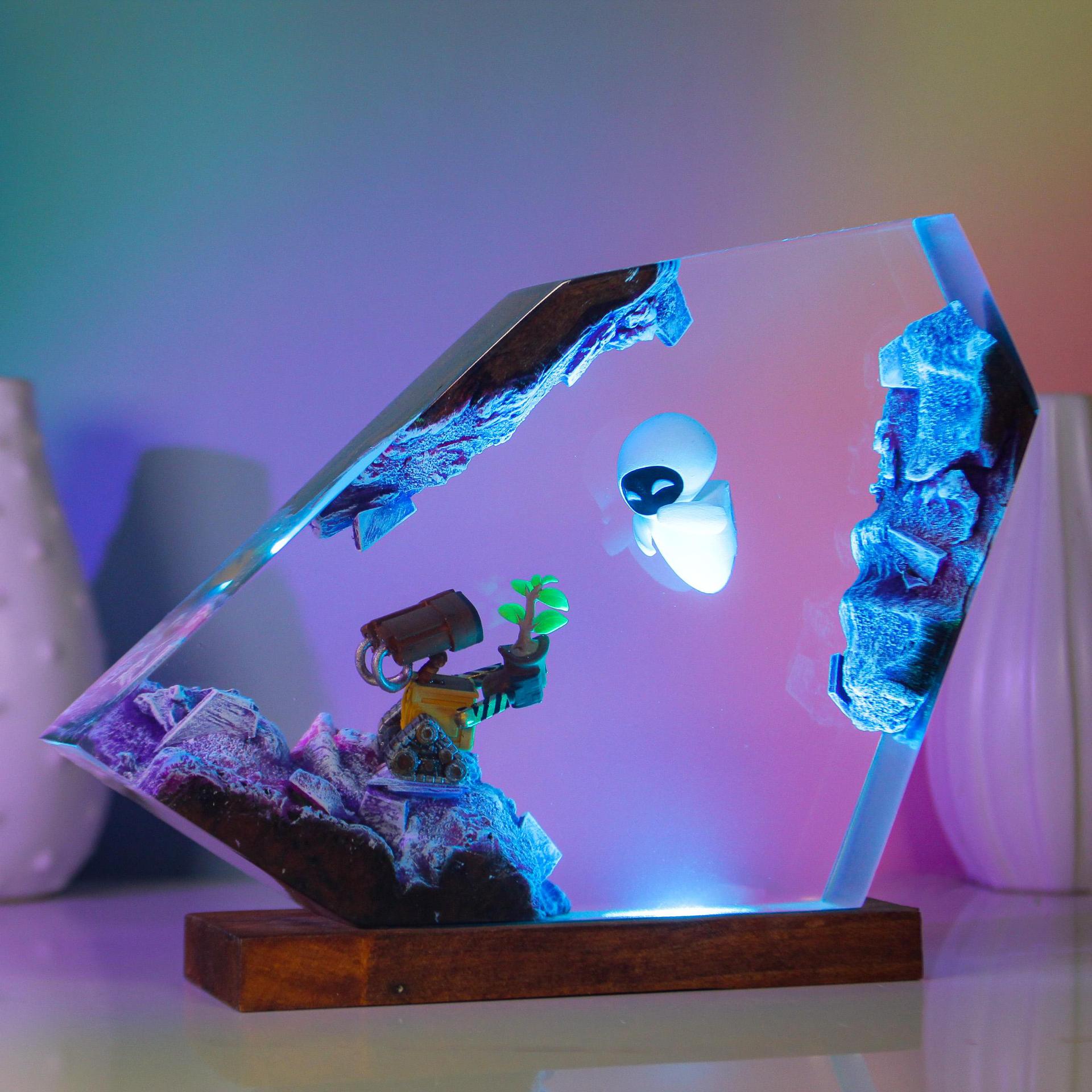lámpara de noche epoxi hecha a mano lámpara de escritorio de resina epoxi PS5 pequeño robot viento bohemio perilla de regalo