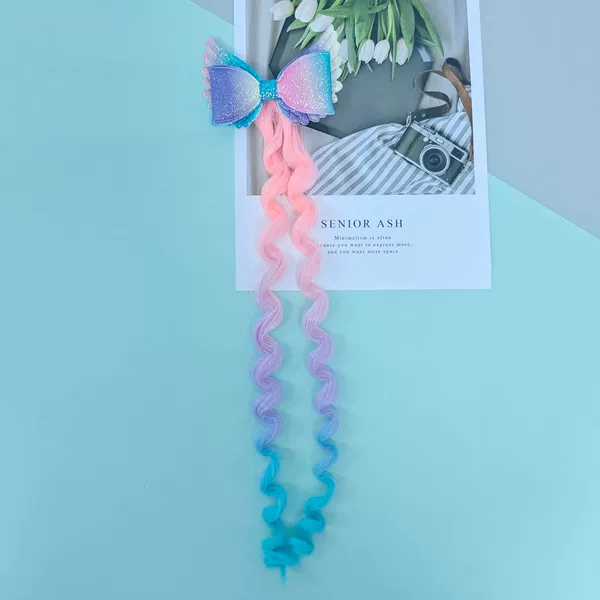 Colorful wavy bow