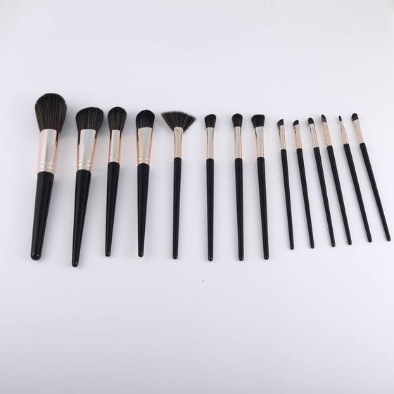 A set of 14 makeup brushes suit eyeliner eyeshadow powder foundation blush concealer brush full set of brushes portable cross-border
