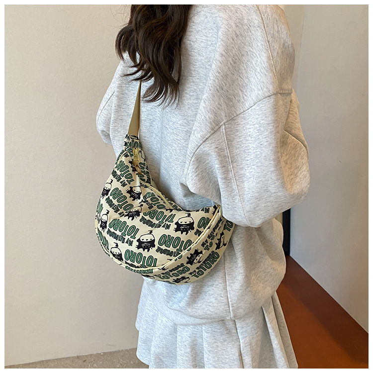 Knödel Schulter Mode Cartoon Anime Unterarm Dutt Lässig Niedlich Rolling Edge Farbe Kontrastierende Umhängetasche_voghion.com