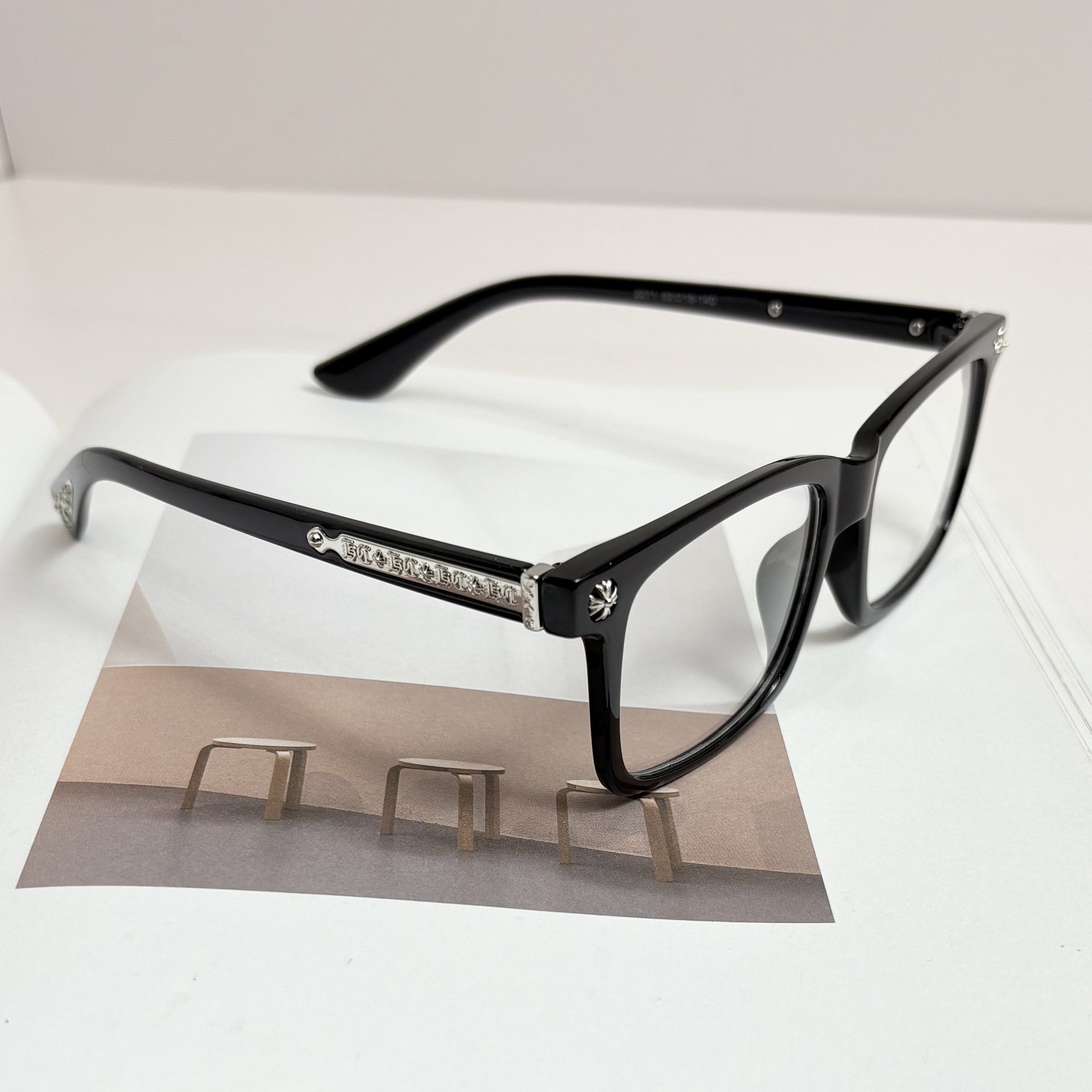 Sunglasses for men and women