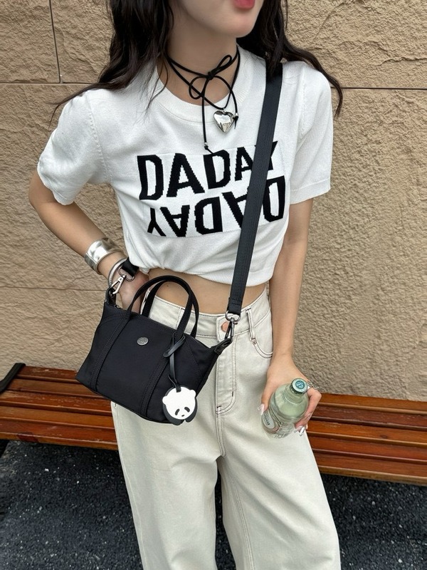 HB 2025 新しいバッグ餃子バッグ女性のショルダーハンドヘルドクロスボディバッグファッショナブルな防水携帯電話バッグ多用途|undefined