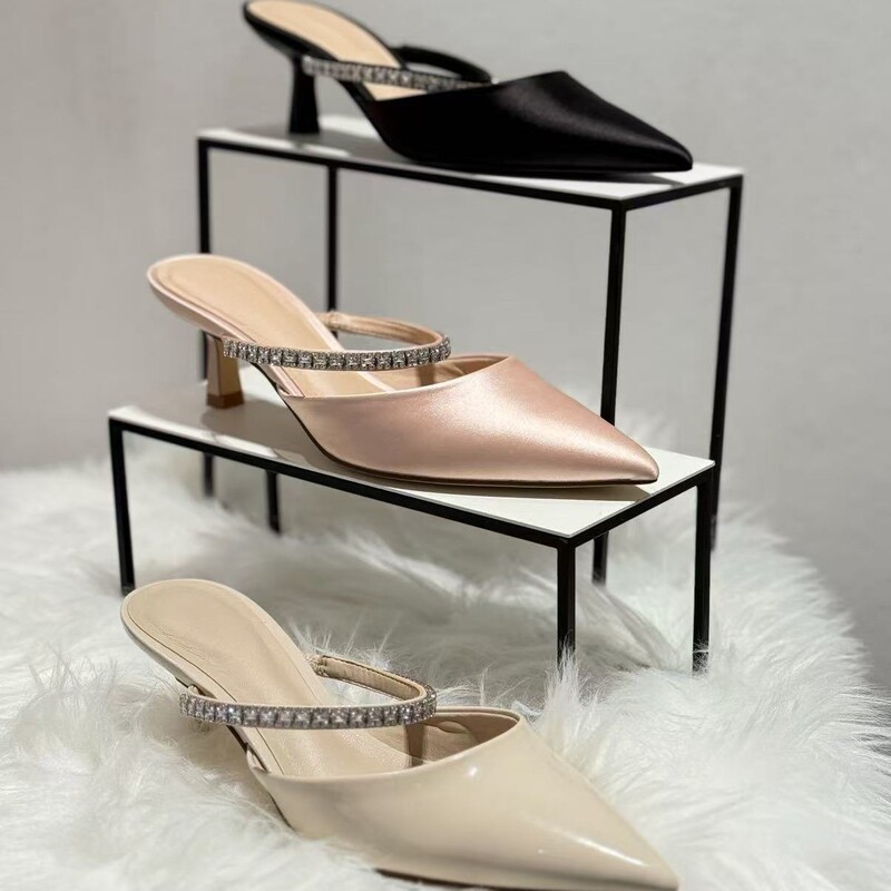 [Ready Stock Chengmaizu25 Summer New Style Bright Diamond Pointed Toe Half-Slip Sandals for Women Stiletto Heel Baotou Mule Women's Shoes
