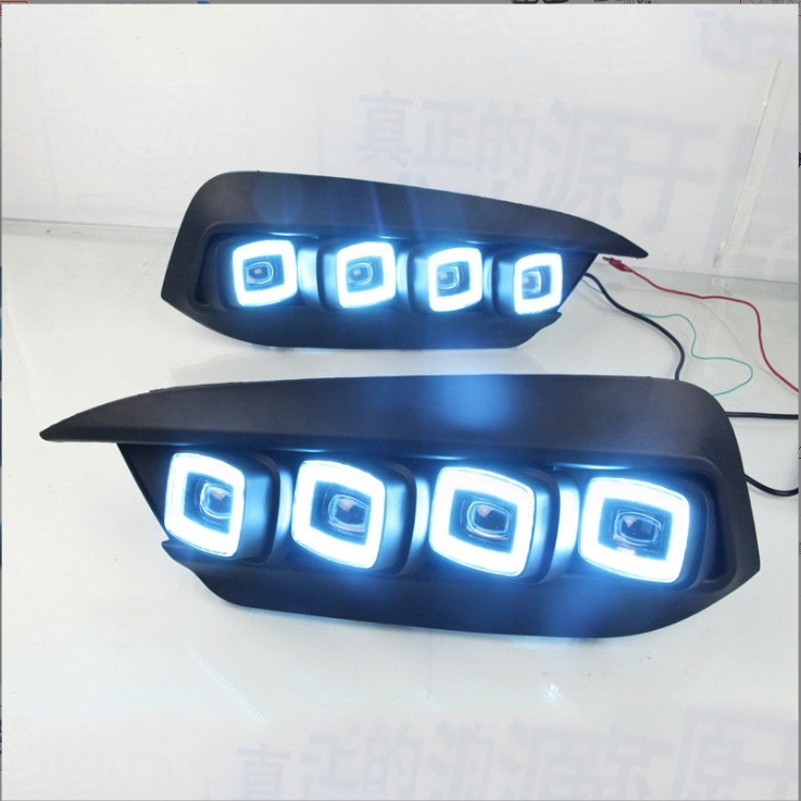 Adecuado para luces diurnas Bugatti de Civic 16-19 luces diurnas de tres colores luces diurnas de cuatro ojos de Civic.
