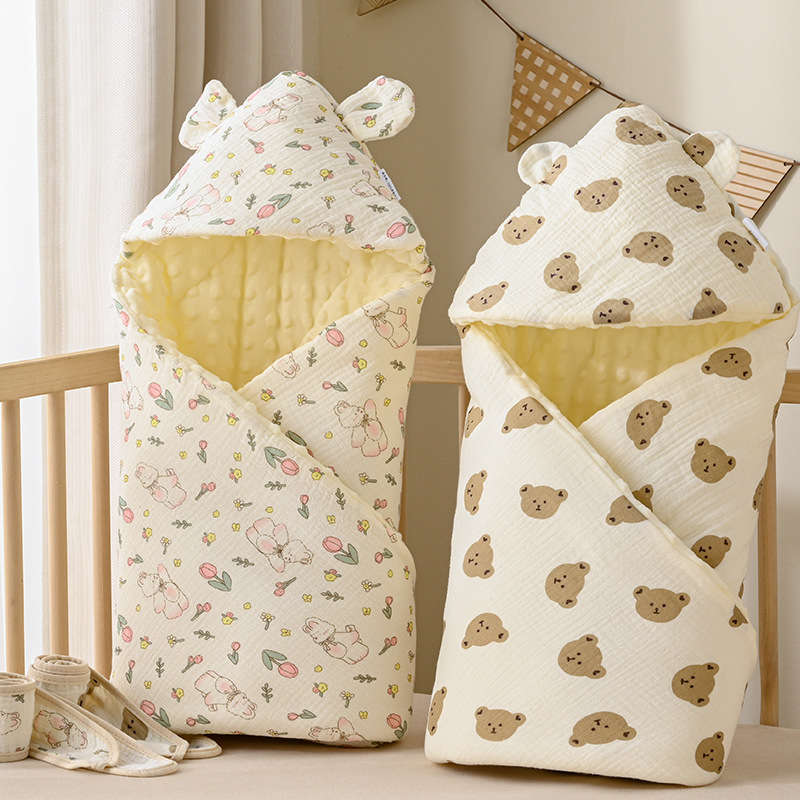 Thickened autumn and winter hugging quilt Doudou velvet newborn baby products delivery room bag quilted cotton wrapped out with hat