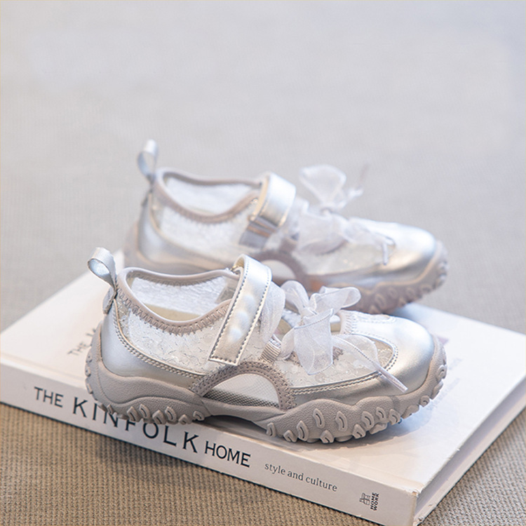 Zapatos de mujer moda versátil zapatos de verano 2026 nuevos zapatos de entrenamiento transpirables para niños zapatos deportivos casuales plateados