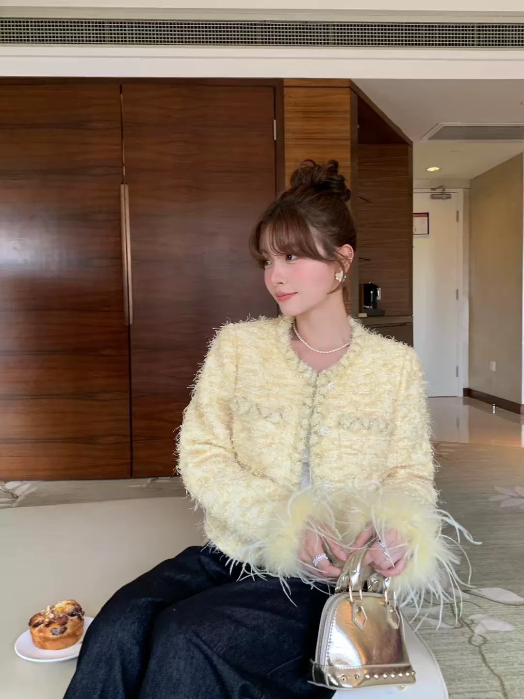 Nuevo pequeño viento fragrante de la industria pesada francesa, sequinilla de avestruz, cuño de empalme de cuentas, chaqueta de cabello de cabello de estilo occidental, mujer
