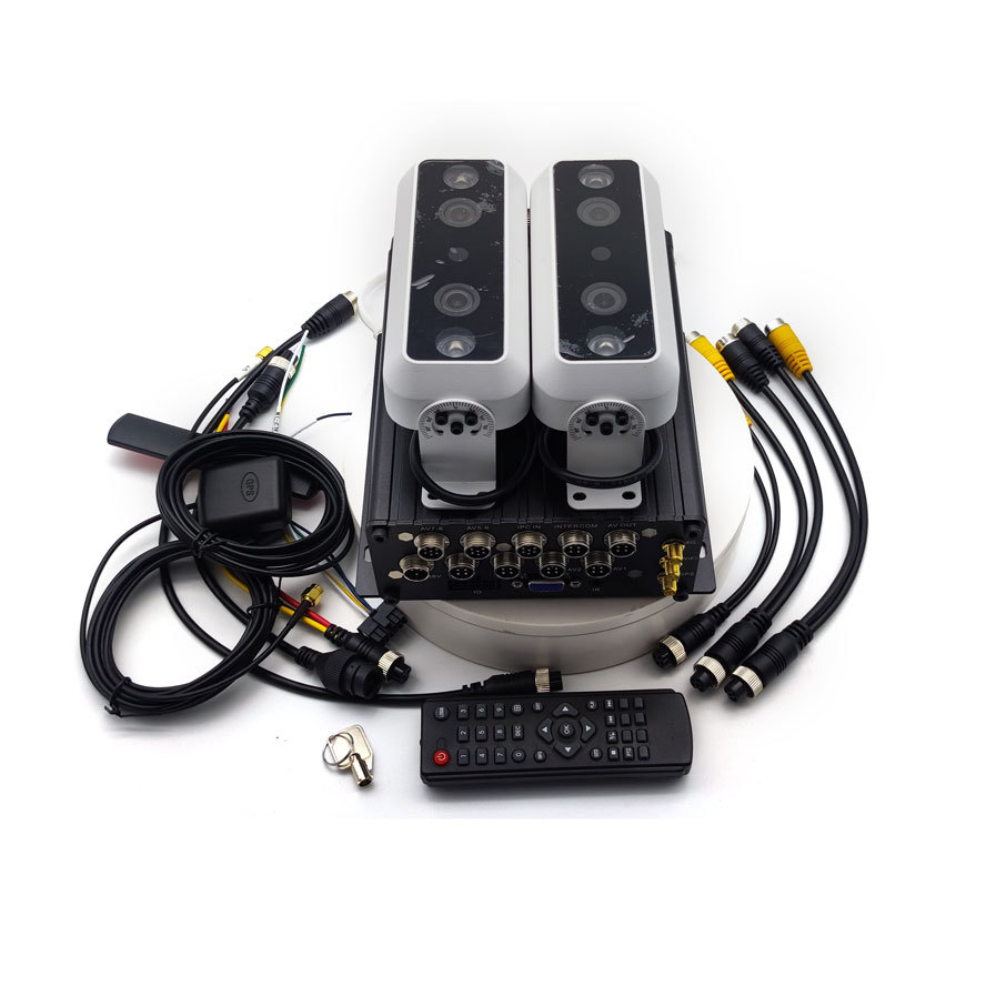 锋莱高清1080P公交车客流人数统计一体机车载监控主机