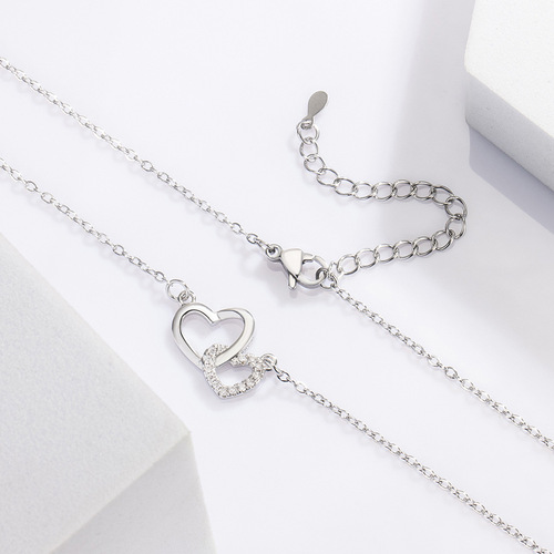 Korean version of sweet collarbone chain for women, small and exquisite intertwined romantic light luxury necklace necklace gift