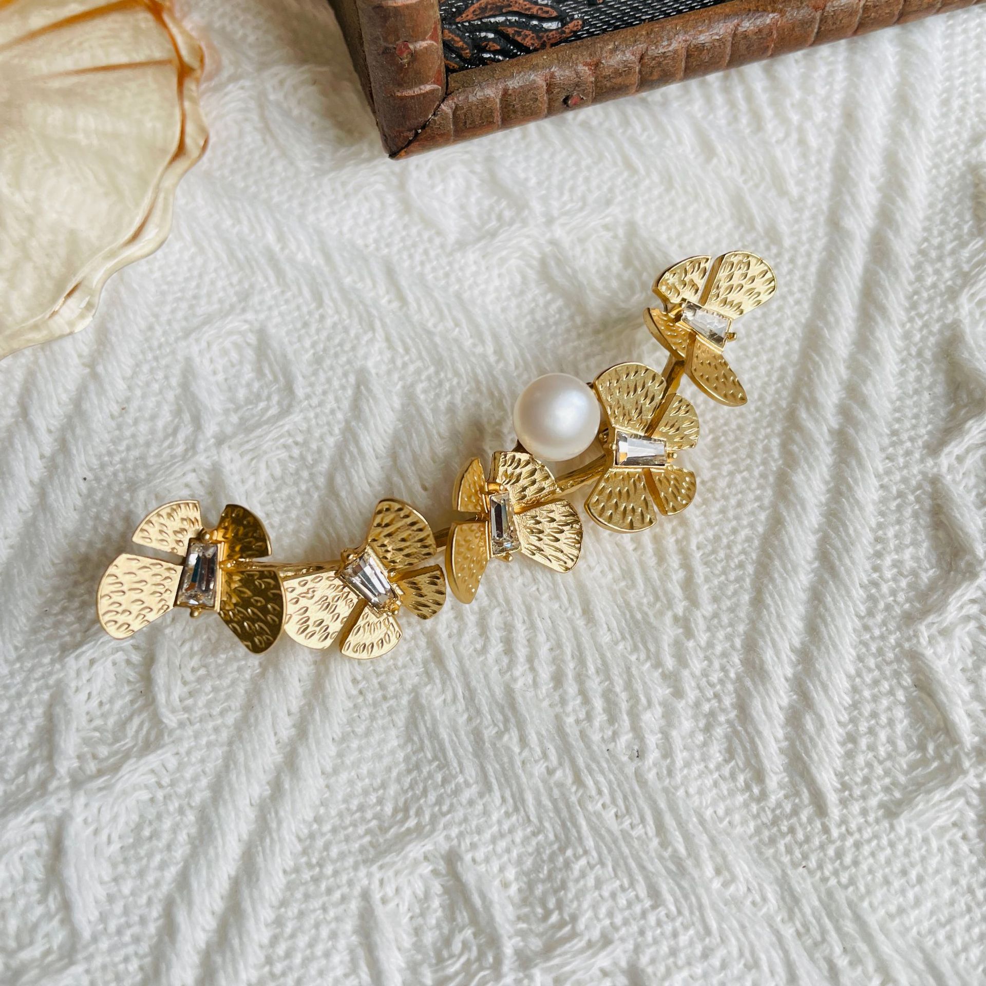 All Seasons Season Elegant Vintage Style Pin Butterfly Alloy Plating Women's Brooches