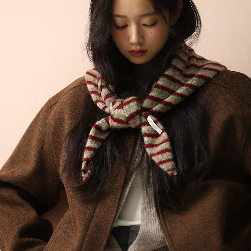 Alpaca Wool Blend Winter Warm Triangle Scarf for Women, Knitted Atmosphere Neck Warmer Scarf for Students, Retro Style