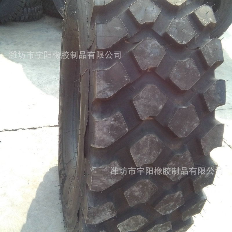 16.00R20 全钢丝工程机械 载重卡车 自卸车轮胎 吊车轮胎