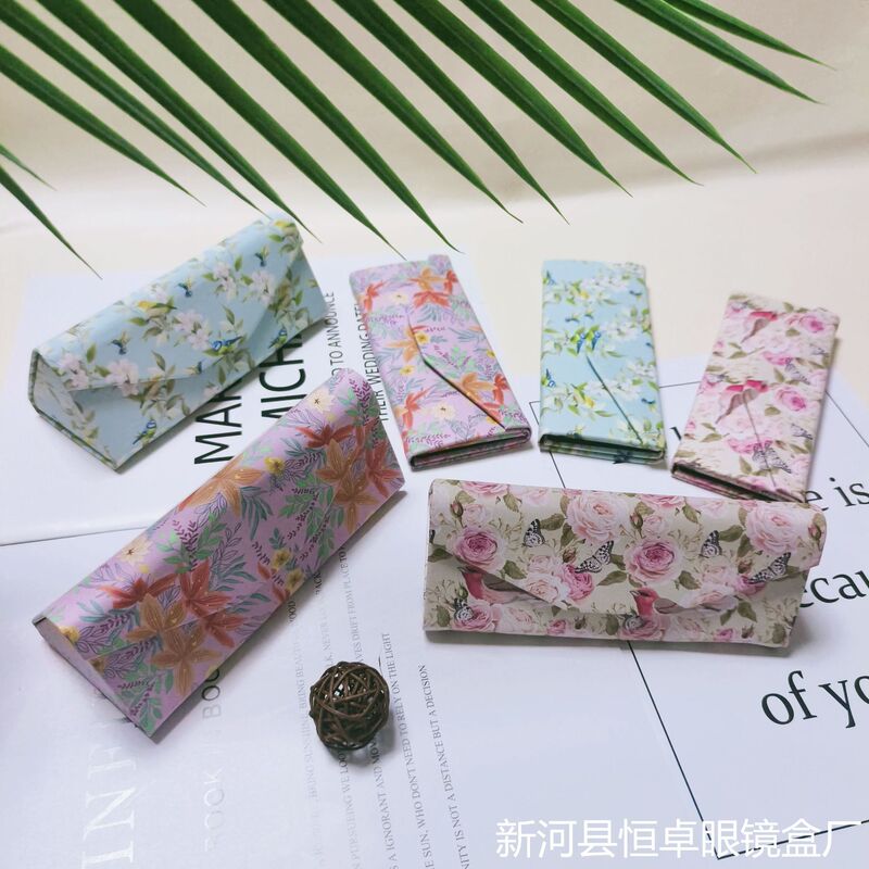 Customized Glasses Case with Fresh Floral Print, Triangular Folding Design, Waterproof and Pressure-Resistant, Colorful Floral Glasses Storage Box