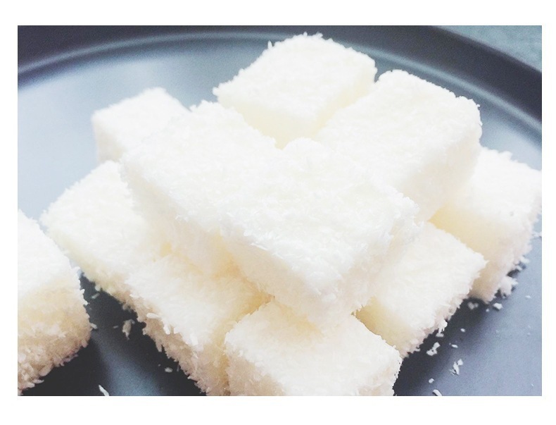 Shredded Coconut Flakes Baking Ingredient for Mooncakes Bread Mochi Daifuku Desserts and Pastry Decoration Filling 100g Pack with 25g Gelatin Sheets in use