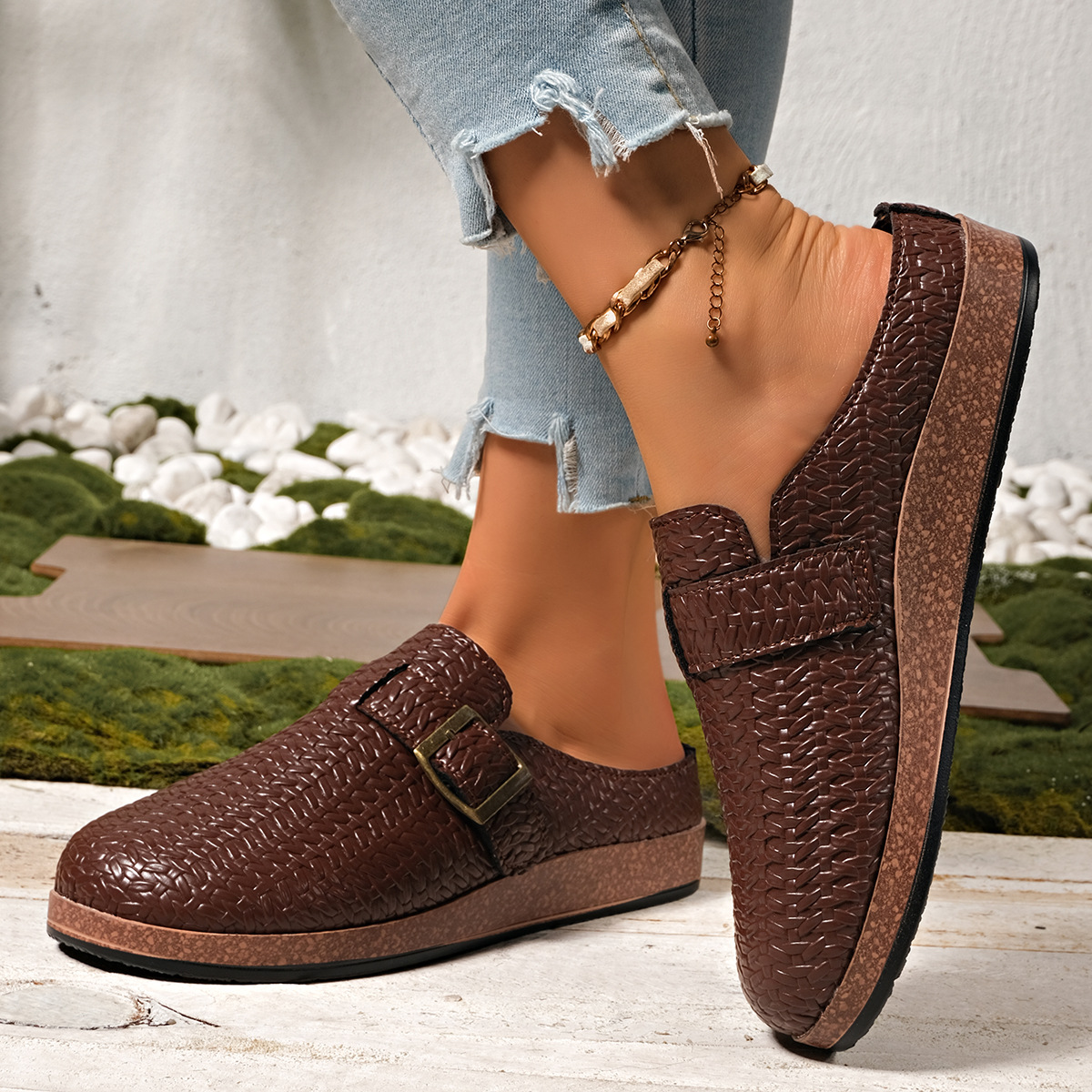 Summer Plus Size Retro Closed Toe Slippers For Women, Flat Low Heel, Wearable With Belt Buckle, Half Slippers_vogvips.com