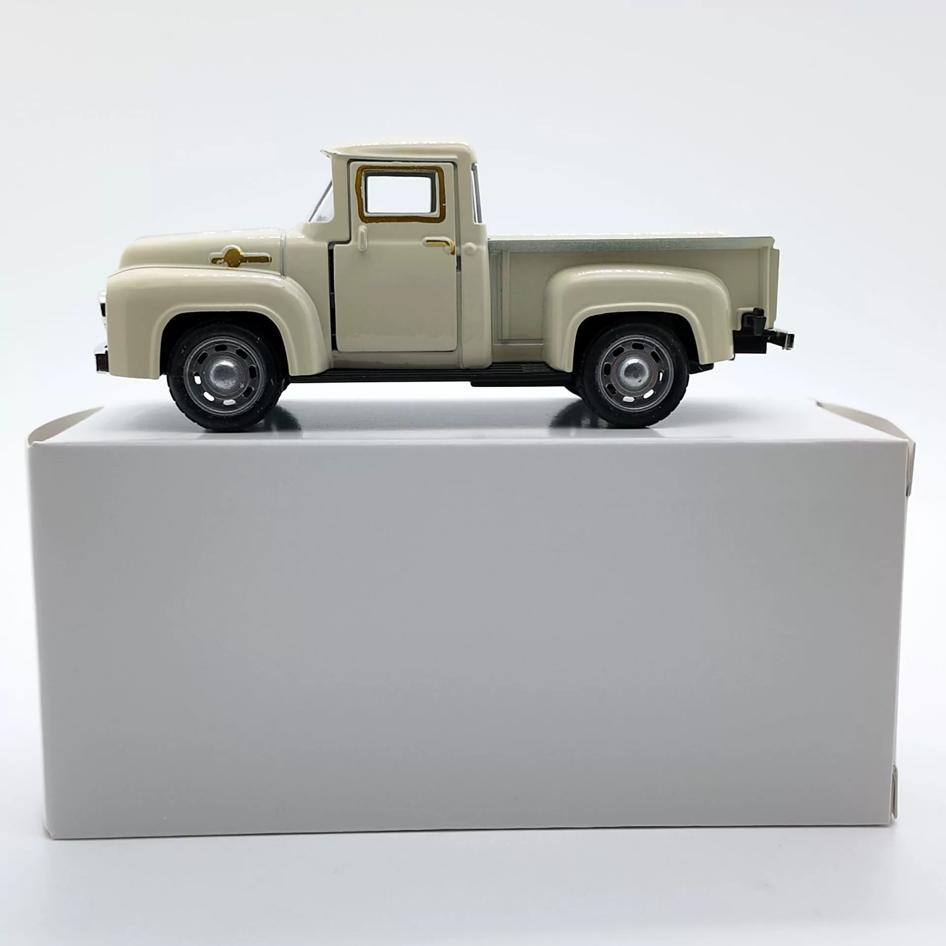 Трансграничный Master Car Pickup Alloy Model Little Red Перейти к той же модели 1:32 Модель Pink Truck