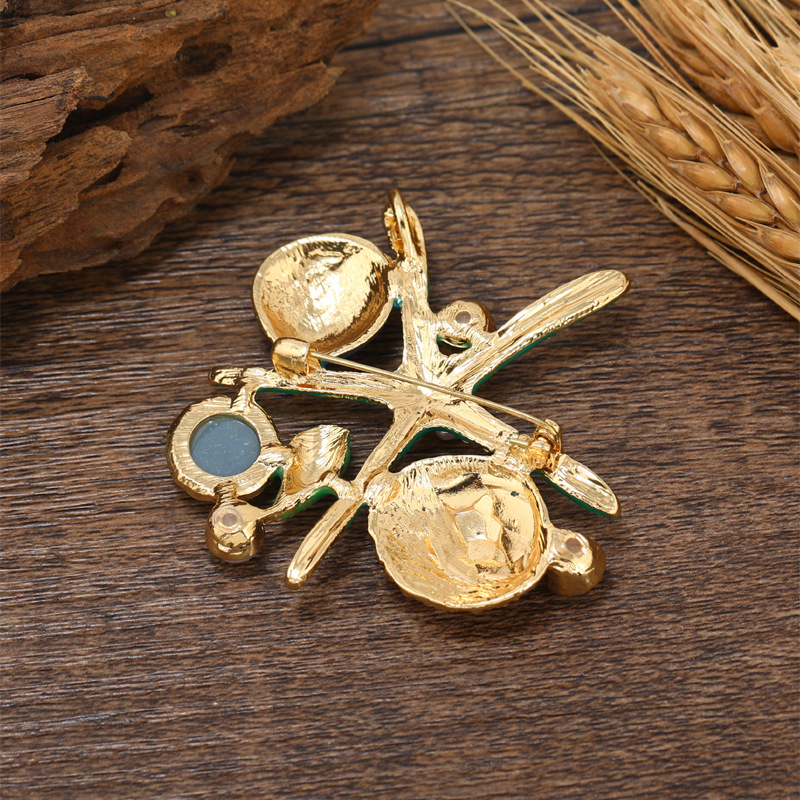 Unisex Gender Plating, Inlay Design Korean Style Pin Starfish Shell Alloy Plating Inlay Rhinestones Pearl Unisex Brooches