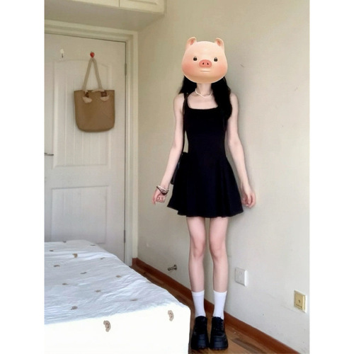 Herben-style black spaghetti strap dress for women, summer hot girl, waist-cinching, high-end, slimming, temperament, little black dress, short skirt