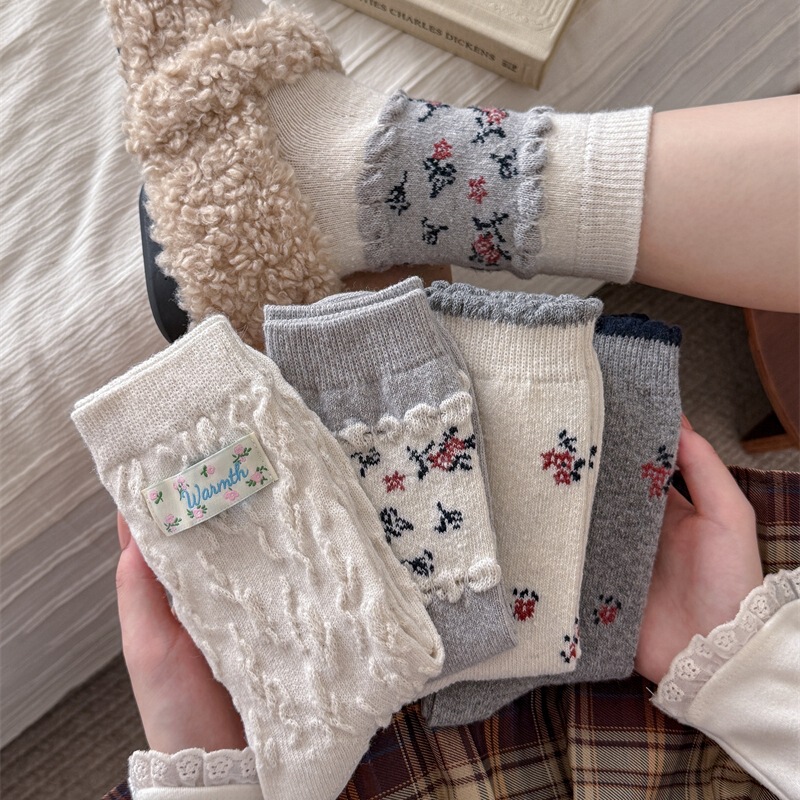 Floral Wool Socks for Women, Autumn and Winter Cashmere Embossed Mid-Calf Socks, Thickened Warm Trendy Slouch Socks for Winter