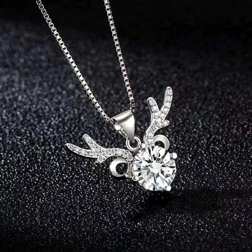 2025 Collection Necklace for Women, Unique Ins-Inspired Design, High-End Clavicle Chain Jewelry Pendant