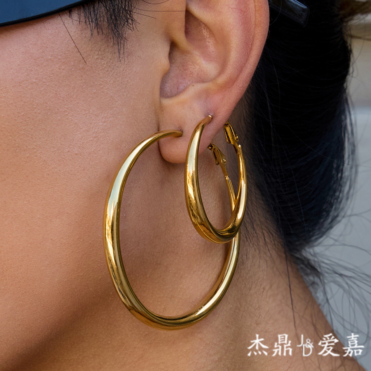 Jieding Joyas de acero inoxidable europeas y americanas Pendientes de anillo grande de alta calidad para mujer Pendientes de círculo grande Pendientes de acero de titanio transfronterizo