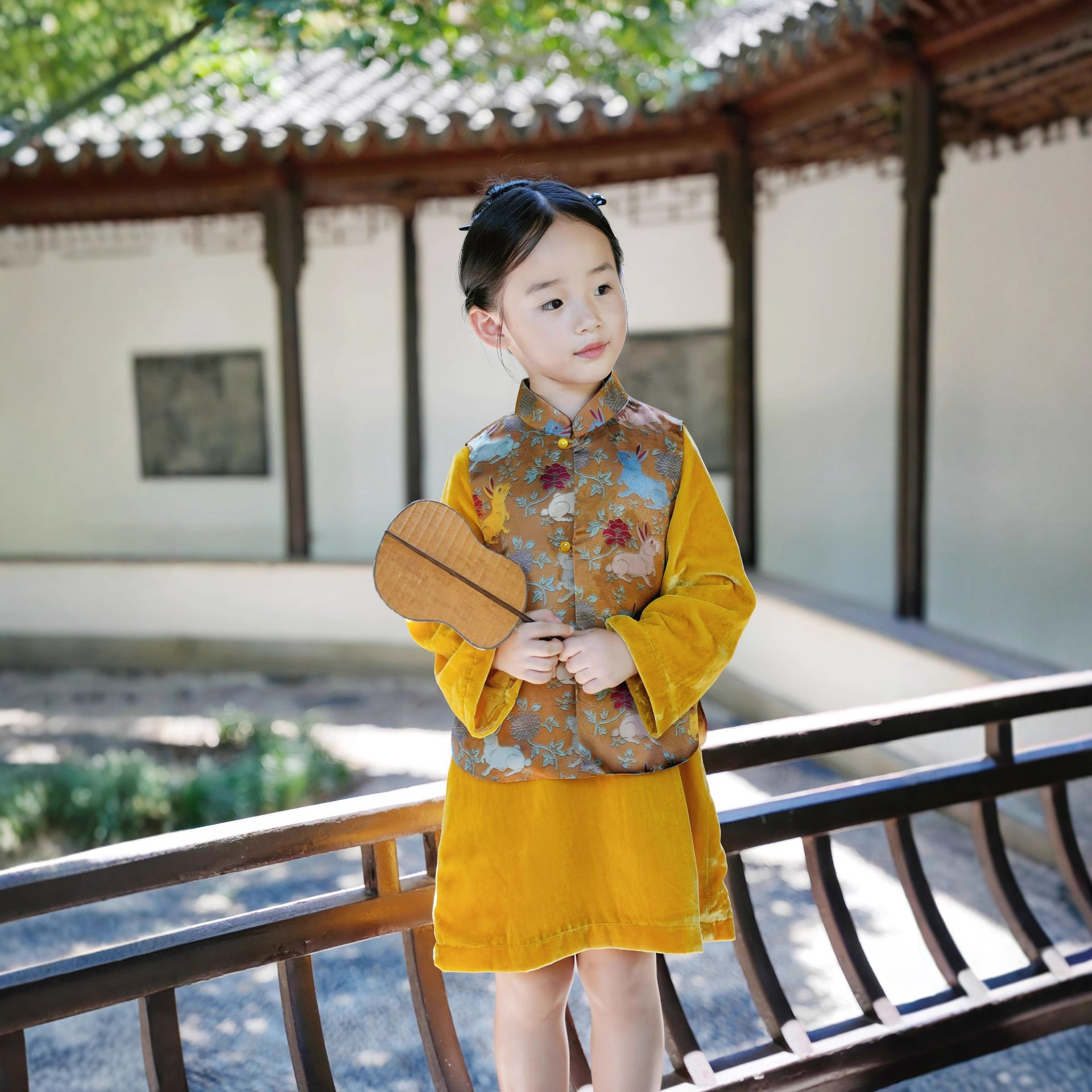 New Chinese-Style National Costume with Disc Buttons, Silk-Like Fragrant Cloud Yarn Children's Tang Suit Set, Vest, Retro Waistcoat for Girls