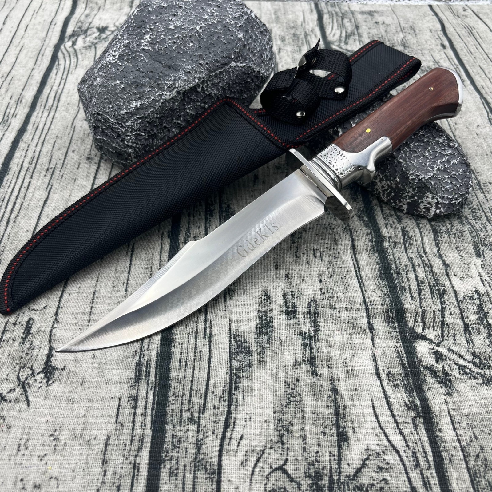 跨境热销多功能战术户外直刀随身便携荒野求生刀一体龙骨多用小刀