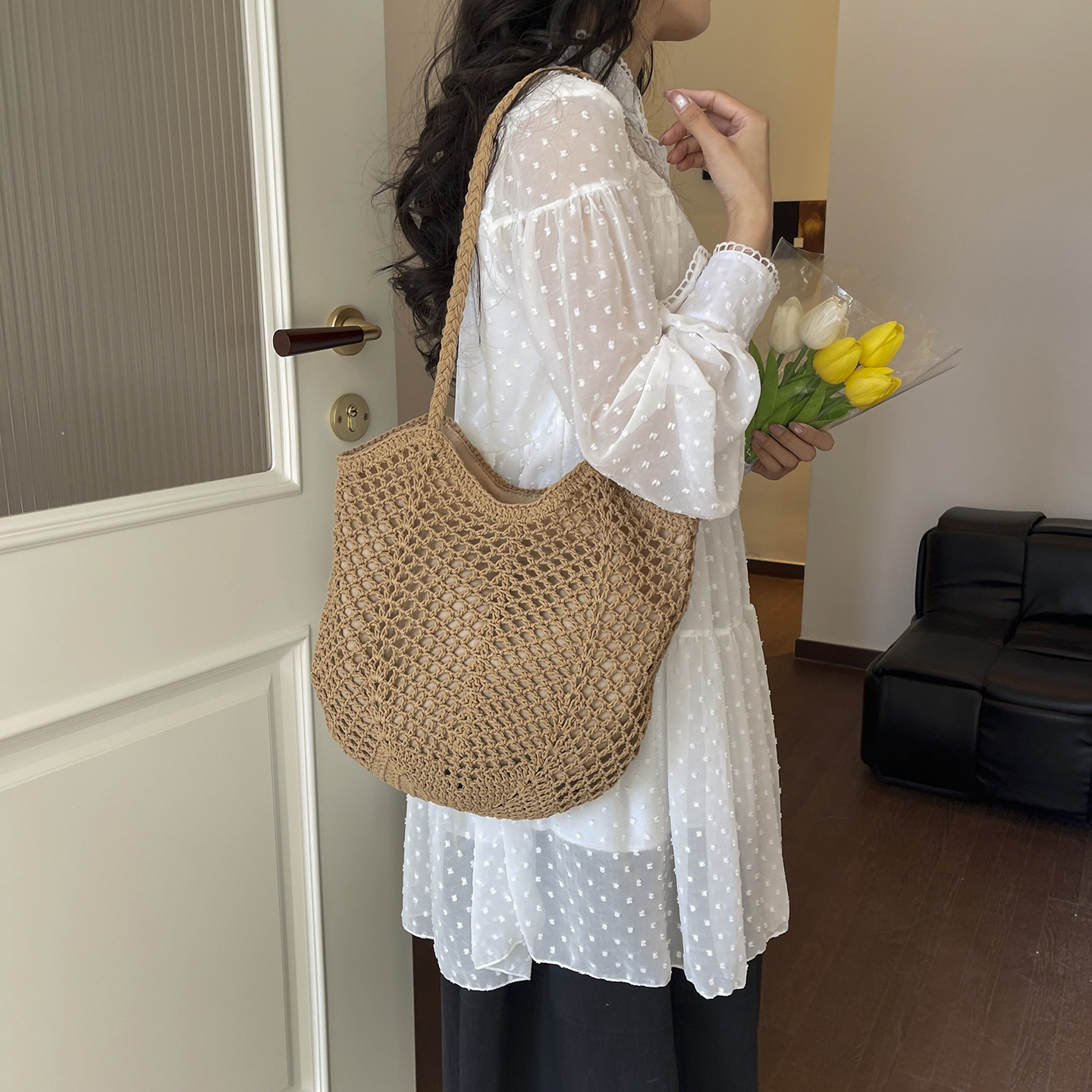 Tote Bag Hollow Cotton Thread Woven Bag for Women 2026 New Casual Commuter Shoulder Bag Large Capacity Seaside Beach Bag