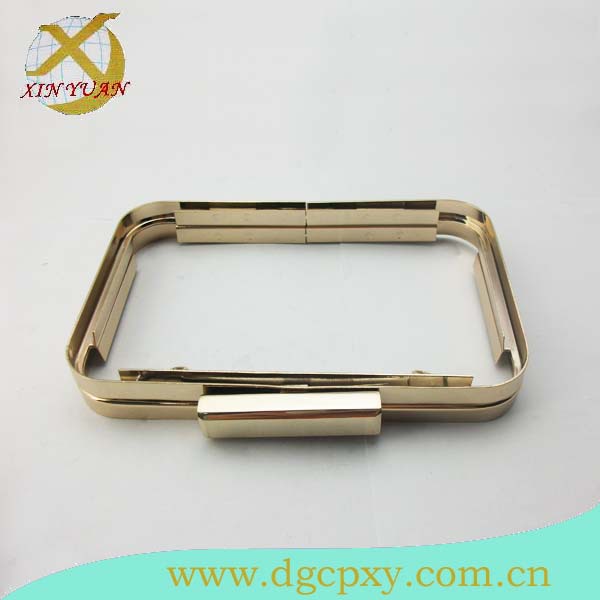 供应各款金色手袋美容包五金边框 ，反口侧口铰，盒仔铰