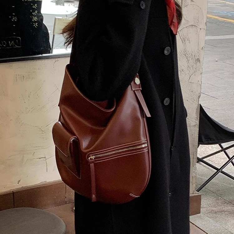 Women's Red Soft Leather Tote Bag 2025 New Arrival Large Capacity Vintage Commuter Handbag Shoulder Underarm Hobo Bag - Thumbnail 4