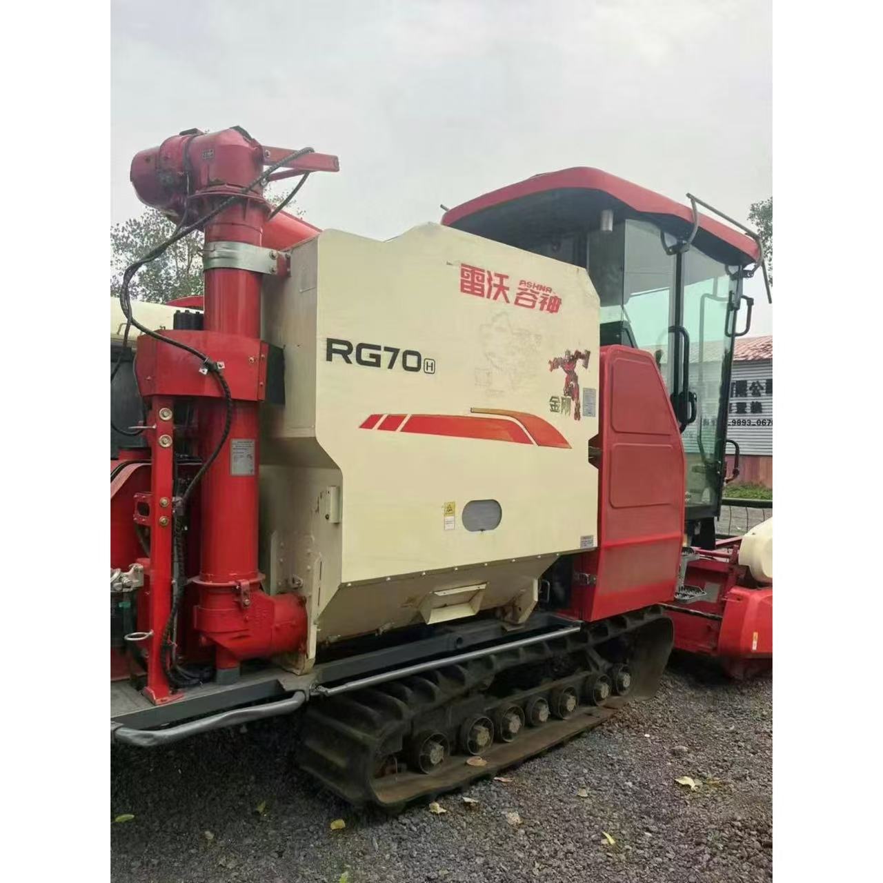 2022 Cosechadora de cereales sobre orugas Revo 70 usada