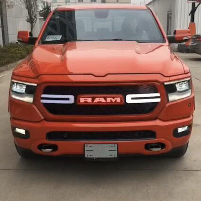 Suitable for 2019-2021 Dodge Ram RAM1500 with illuminated grille, flowing turn signal lights, and front face illuminated logo