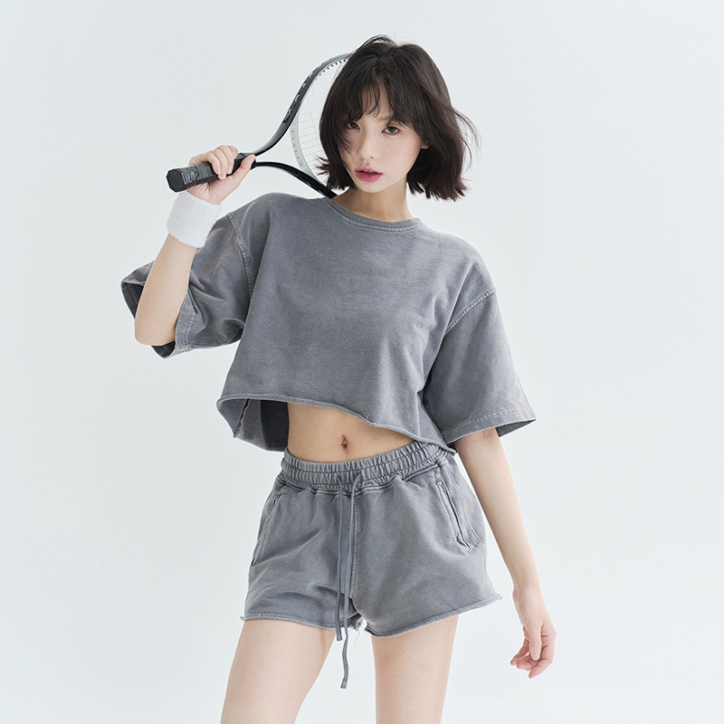 万有引力博物馆 水洗做旧休闲运动套装女：短款宽松短袖T恤+短裤|undefined