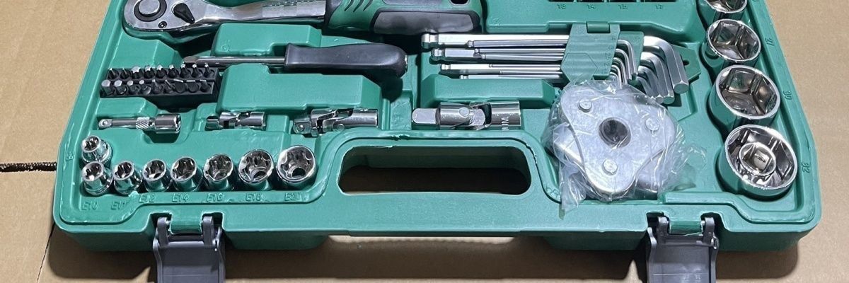 121-Piece Auto Repair Tool Set, Car Maintenance Repair Kit, Socket Set, Wrench Combination, Car Repair Wholesale