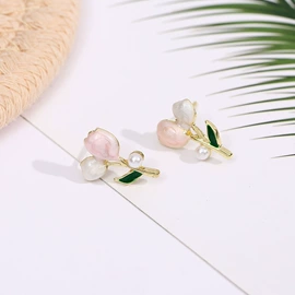 耳钉;项链;耳环