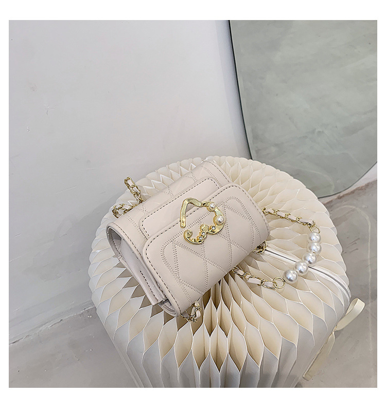 Wholesale Heart-shaped Buckle Messenger Shoulder Small Square Bag Nihaojewelry display picture 92