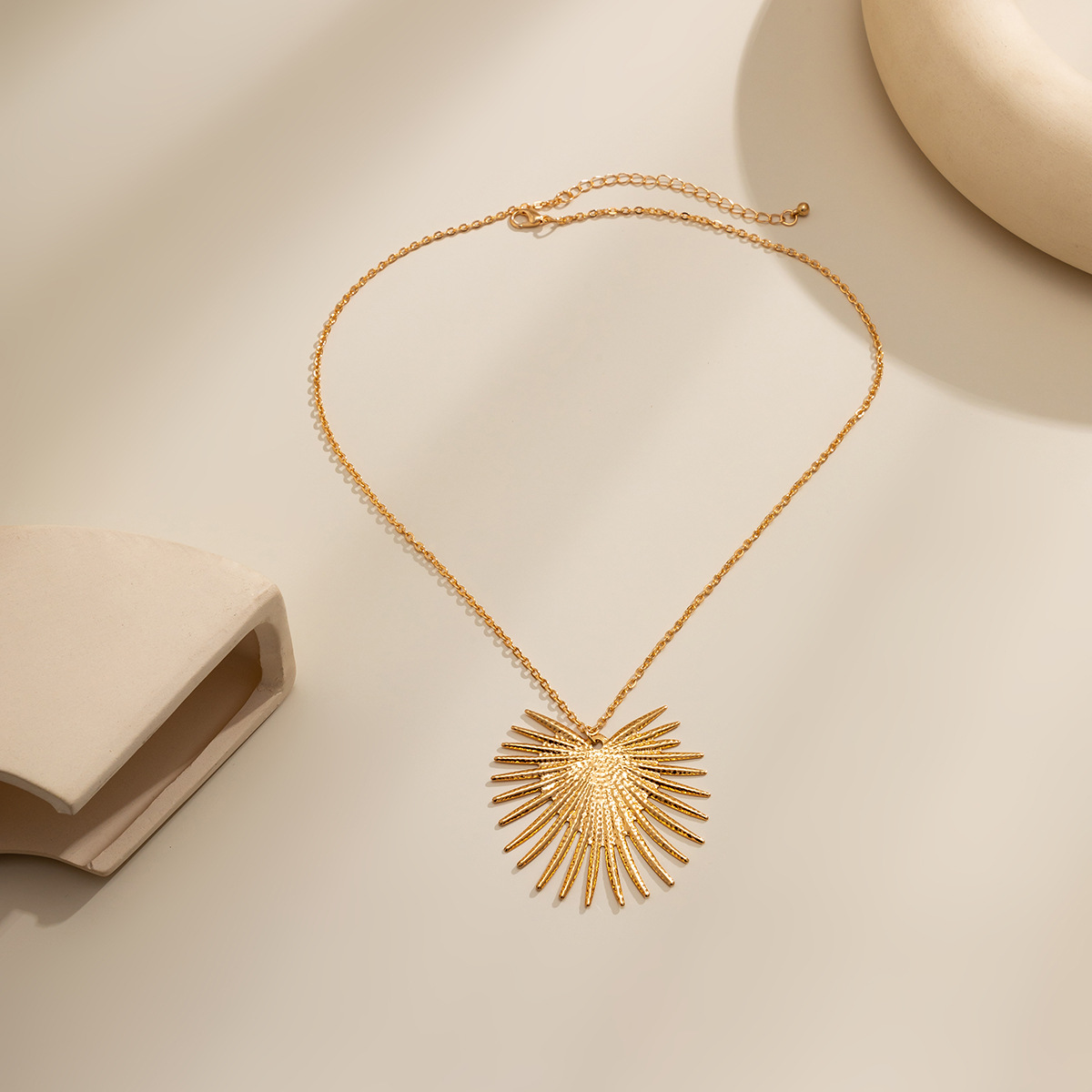 Exaggerated Heart Shape Iron Womenu0027S Pendant Necklace