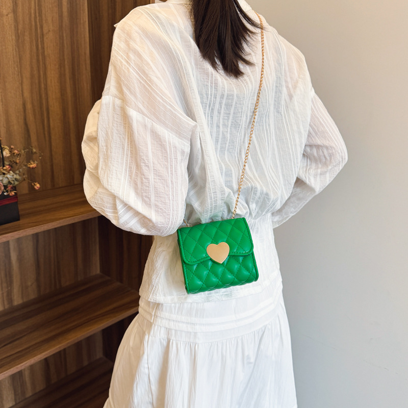 Versión coreana del bolso de hombro para niña con fragancia pequeña dulce amor estilo occidental Lingge baby bandolera nuevo bolso de cadena para niños