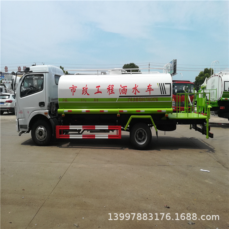 国三洒水车24.jpg