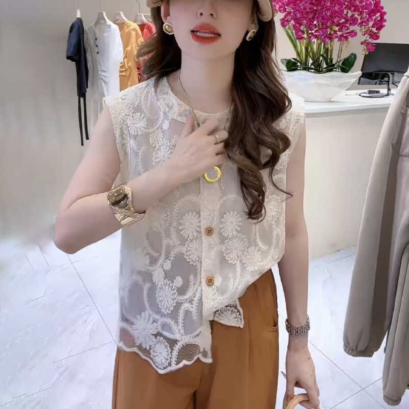New Chinese Style National Style Embroidered Lace Vest for Women to Wear Outside in Summer, Unique and Chic Shirt, Light and Sleeveless Top
