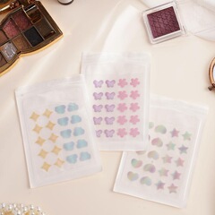 Acneパッチハート形の蝶の雲のカラーのニキビはうみを吸います。