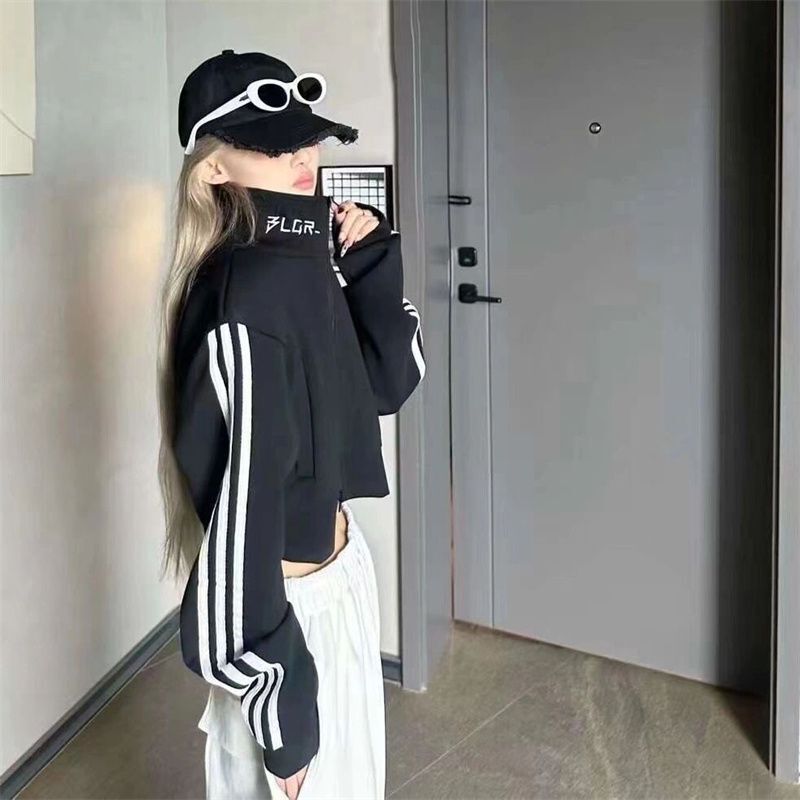American Retro Striped Short Sports Sweatshirt for Women, Autumn Slim Fit Stand Collar Long Sleeve Sun Protection Jacket, Black Top Trendy