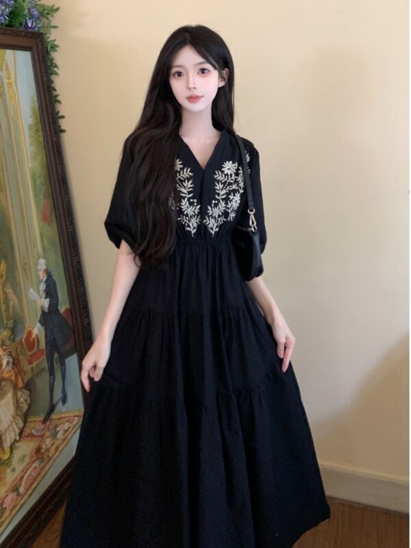 Plus-Size Ethnic Style Heavy Embroidery Cotton-Linen Dress for Women, Summer Loose Fit, Tummy-Concealing, Slimming, Long Dress