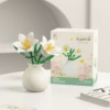 M3178-lily in vase