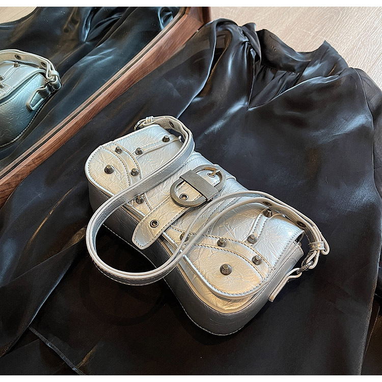 Women's Medium Pu Leather Solid Color Streetwear Rivet Lock Clasp Underarm Bag display picture 21