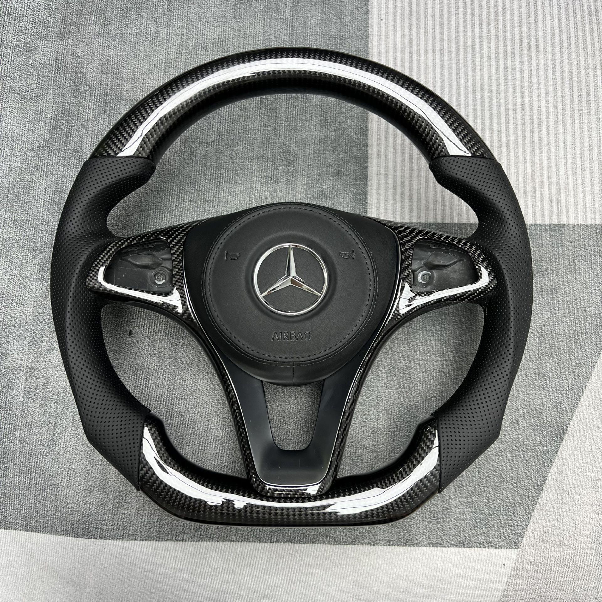 Source Factory Car Steering Wheel Modification, Suitable for Mercedes E-Class Car Carbon Fiber Steering Wheel Processing and Customization