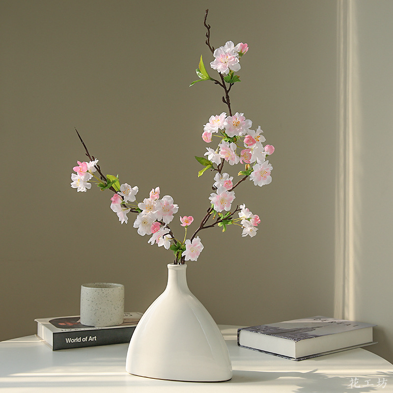 새로운 시뮬레이션 벚꽃 하이 엔드 라이트 럭셔리 홈 장식 식탁 꽃 장식품 가짜 꽃 재배 촬영 소품