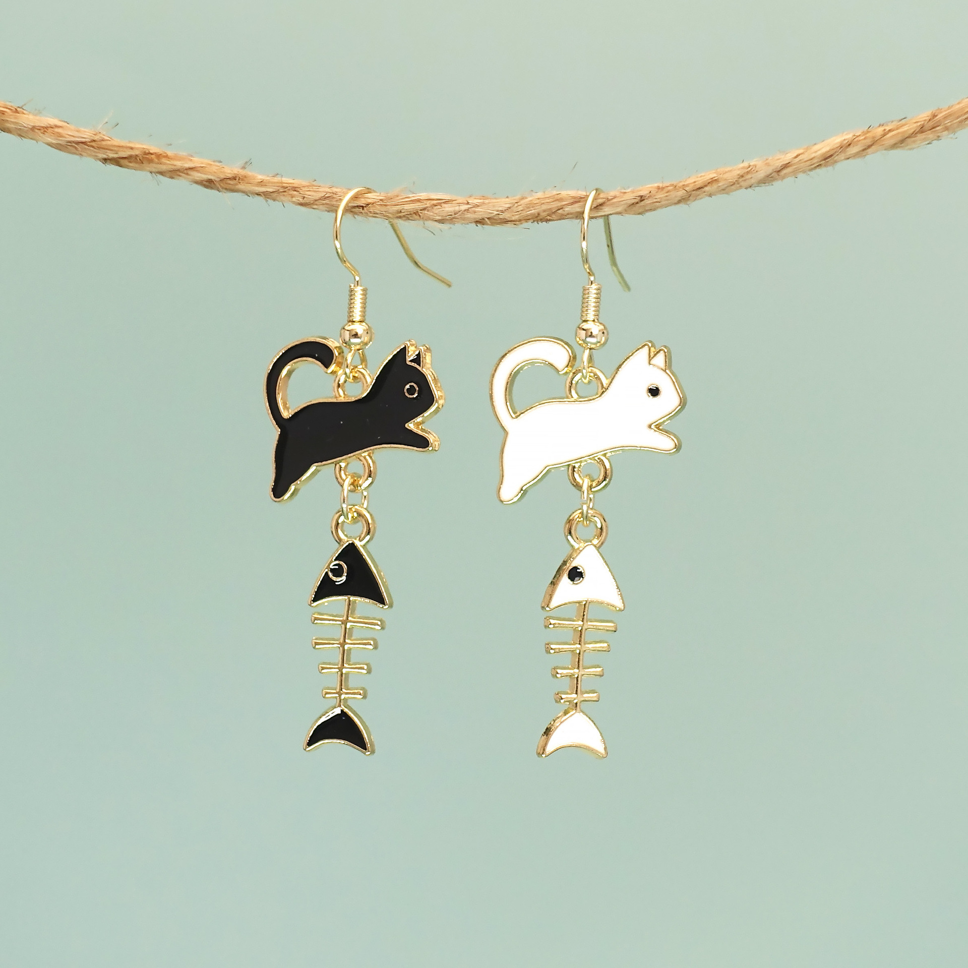 14K Gold Plated Plating Material 1 Pair Cute Streetwear Cat Fish Bone Enamel Alloy 14K Gold Plated Drop Earrings