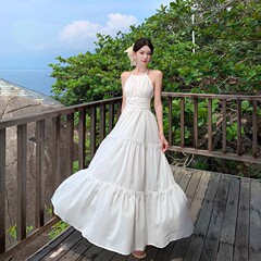 絶美三亜海辺写真夏の小衆甘美露背首ワンピース女性気質リゾート風ビーチスカート